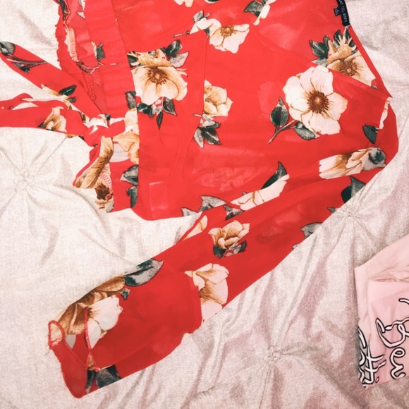Floral top - Picture 2 of 2